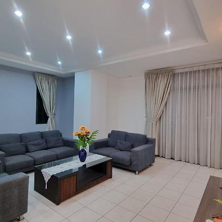Kenyalang Emerald Riverine Resort Homestay Kuching Extérieur photo